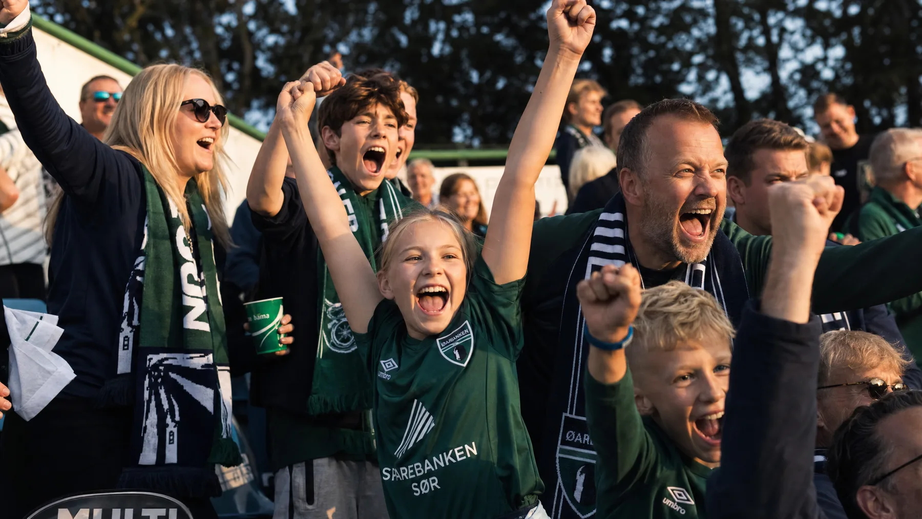 Supportere som jubler for klubben